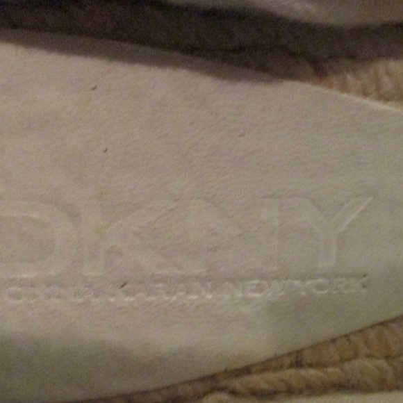 DKNY Tie Up Espadrilles Off White Size 9 VERY COOL - Picture 9 of 12